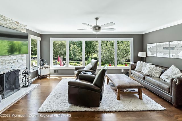 5 Pirates Cove Road, Little Silver, NJ 07739