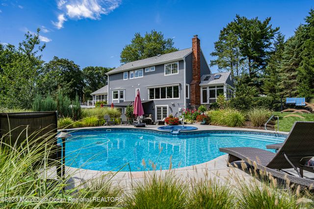 5 Pirates Cove Road, Little Silver, NJ 07739