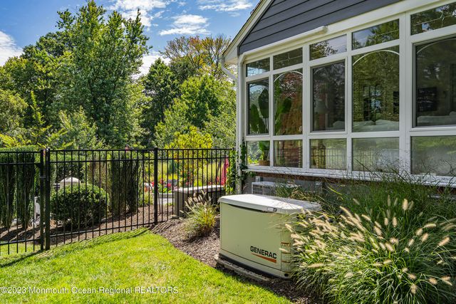 5 Pirates Cove Road, Little Silver, NJ 07739