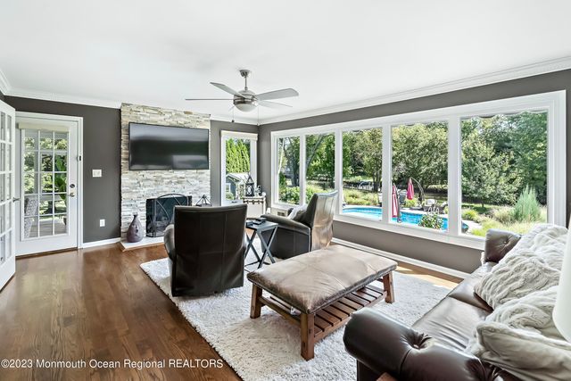 5 Pirates Cove Road, Little Silver, NJ 07739