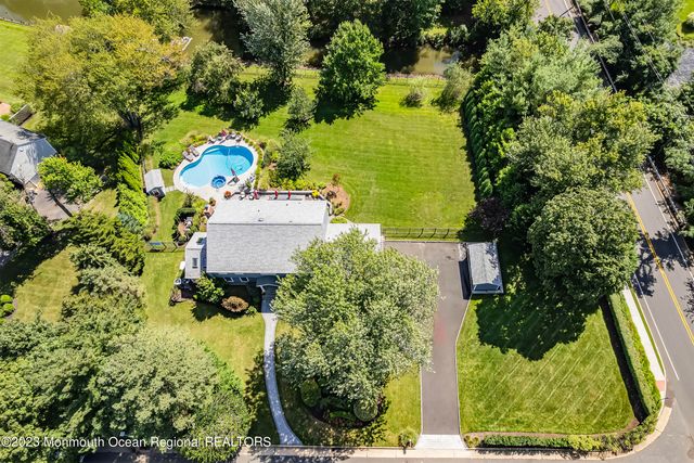 5 Pirates Cove Road, Little Silver, NJ 07739