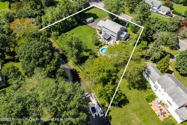 5 Pirates Cove Road, Little Silver, NJ 07739