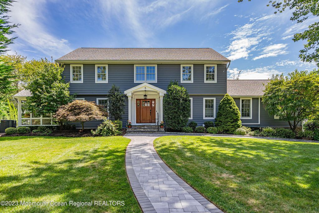 5 Pirates Cove Road, Little Silver, NJ 07739