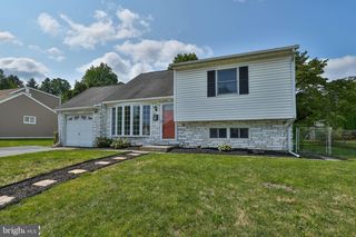 1925 COLUMBINE AVE, Bethlehem, PA 18018