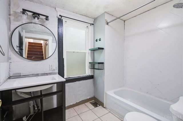 5404 Ravenna Street, Cincinnati, OH 45227