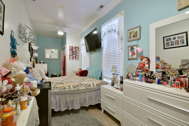 1814 N Sawyer Avenue, Chicago, IL 60647