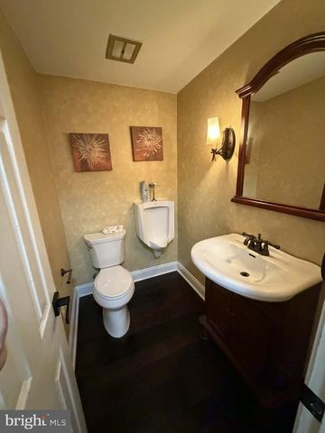 814 KENDRICK ST, Philadelphia, PA 19111
