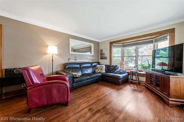 3980 Spencer Terrace, West Bloomfield, MI 48323