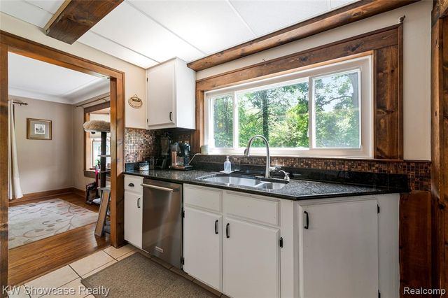 3980 Spencer Terrace, West Bloomfield, MI 48323