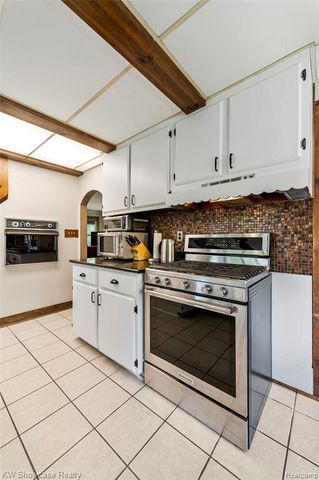 3980 Spencer Terrace, West Bloomfield, MI 48323
