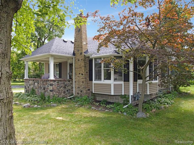 3980 Spencer Terrace, West Bloomfield, MI 48323