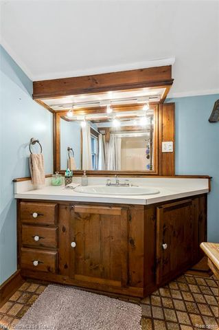 3980 Spencer Terrace, West Bloomfield, MI 48323