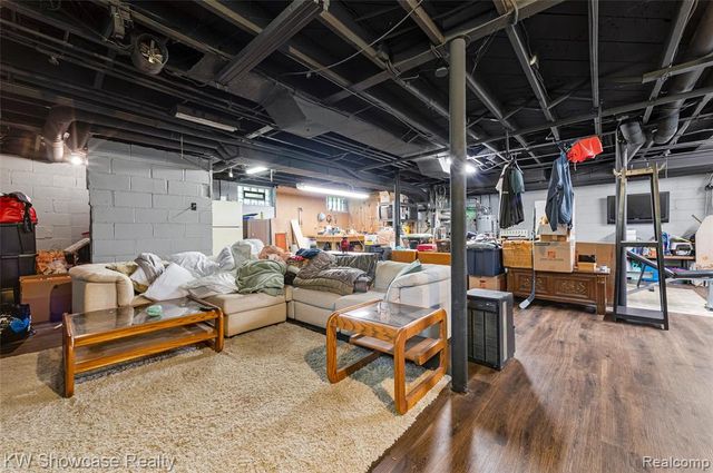 3980 Spencer Terrace, West Bloomfield, MI 48323