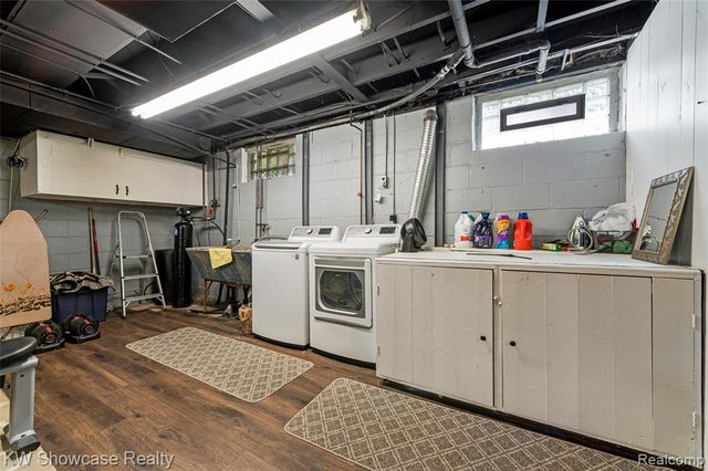 3980 Spencer Terrace, West Bloomfield, MI 48323