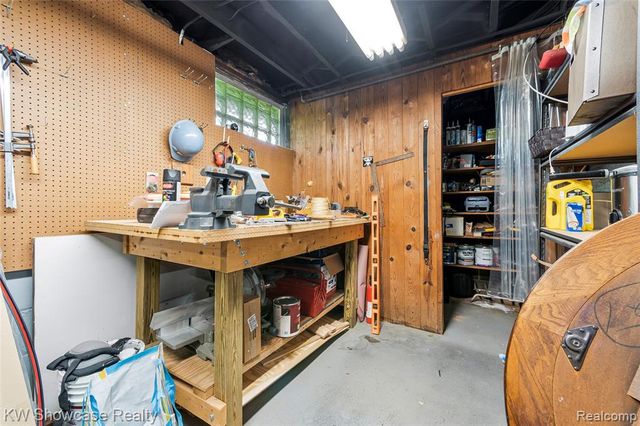 3980 Spencer Terrace, West Bloomfield, MI 48323