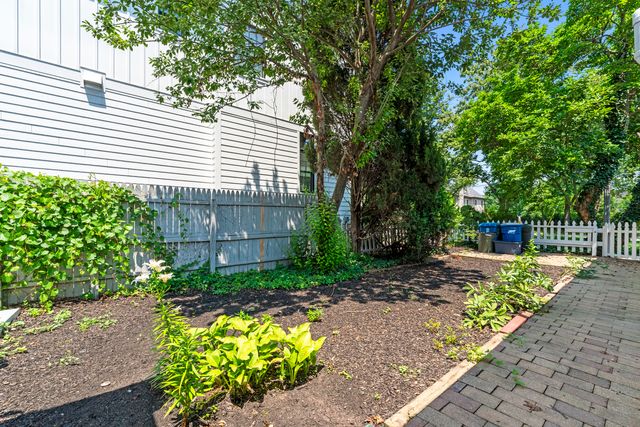 5654 S Washington Street, Hinsdale, IL 60521