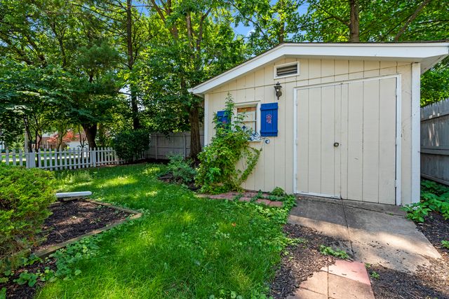 5654 S Washington Street, Hinsdale, IL 60521