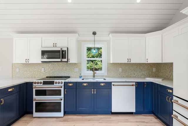 20-22 Glendale Lane, Harwich, MA 02645