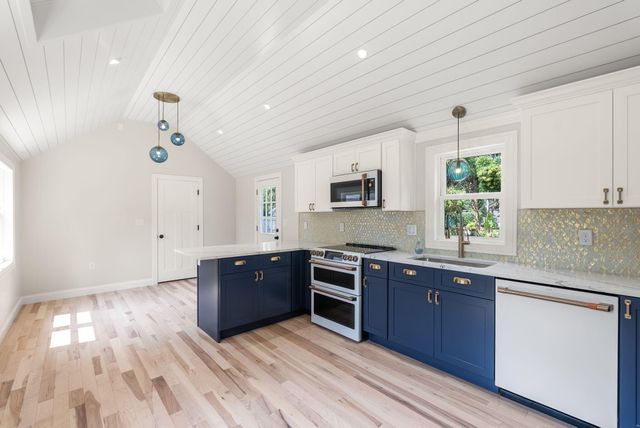 20-22 Glendale Lane, Harwich, MA 02645