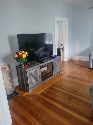 77 Verona St, Lynn, MA 01904