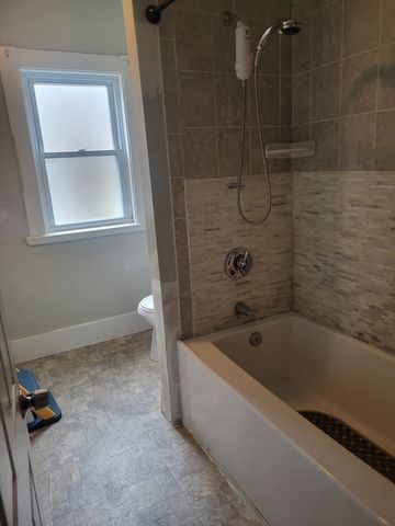 77 Verona St, Lynn, MA 01904