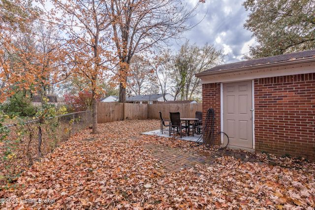 11502 Rock Bass Ct, Louisville, KY 40241