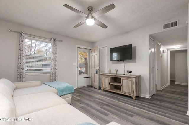 11502 Rock Bass Ct, Louisville, KY 40241