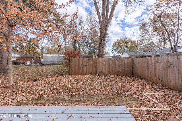 11502 Rock Bass Ct, Louisville, KY 40241