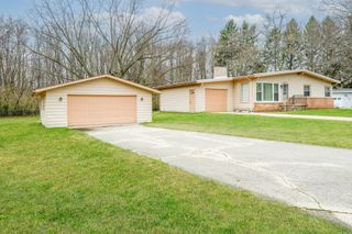6731 Bayview Drive, Coloma, MI 49038