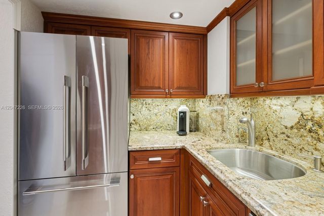 2899 Collins Ave 1025, Miami Beach, FL 33140