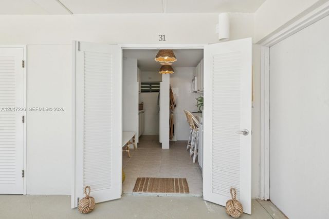 2899 Collins Ave 1025, Miami Beach, FL 33140