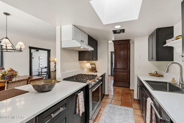 7449 N Bradley Place, Tucson, AZ 85741