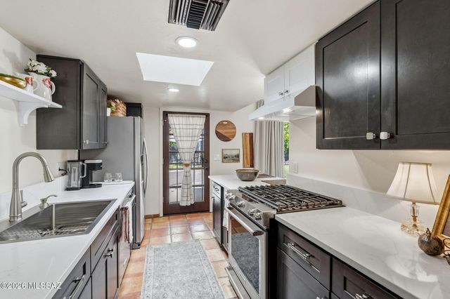7449 N Bradley Place, Tucson, AZ 85741