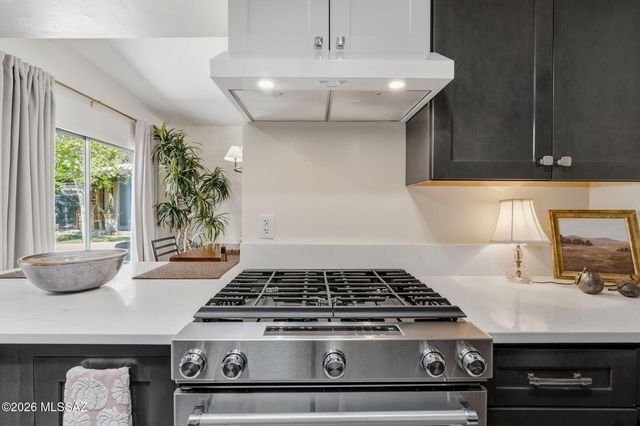7449 N Bradley Place, Tucson, AZ 85741