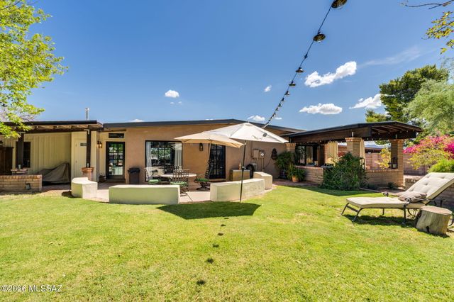 7449 N Bradley Place, Tucson, AZ 85741