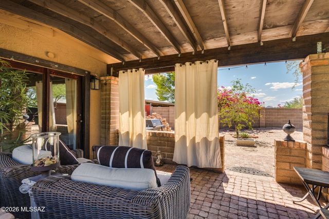 7449 N Bradley Place, Tucson, AZ 85741