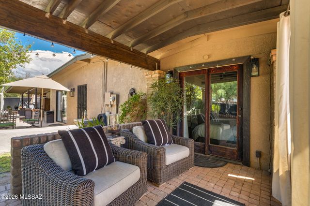 7449 N Bradley Place, Tucson, AZ 85741