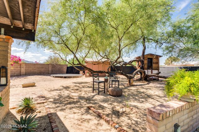7449 N Bradley Place, Tucson, AZ 85741