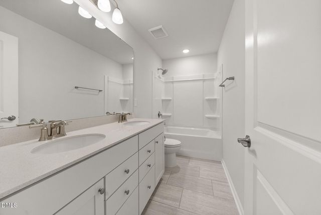 508 Foxfield Way, Fuquay Varina, NC 27526