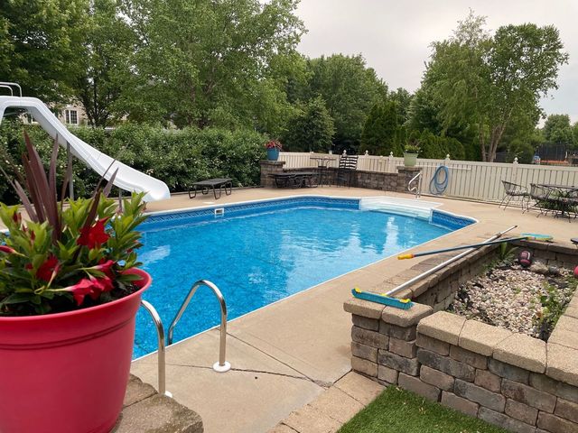 1000 Butterfield Circle E, Shorewood, IL 60404