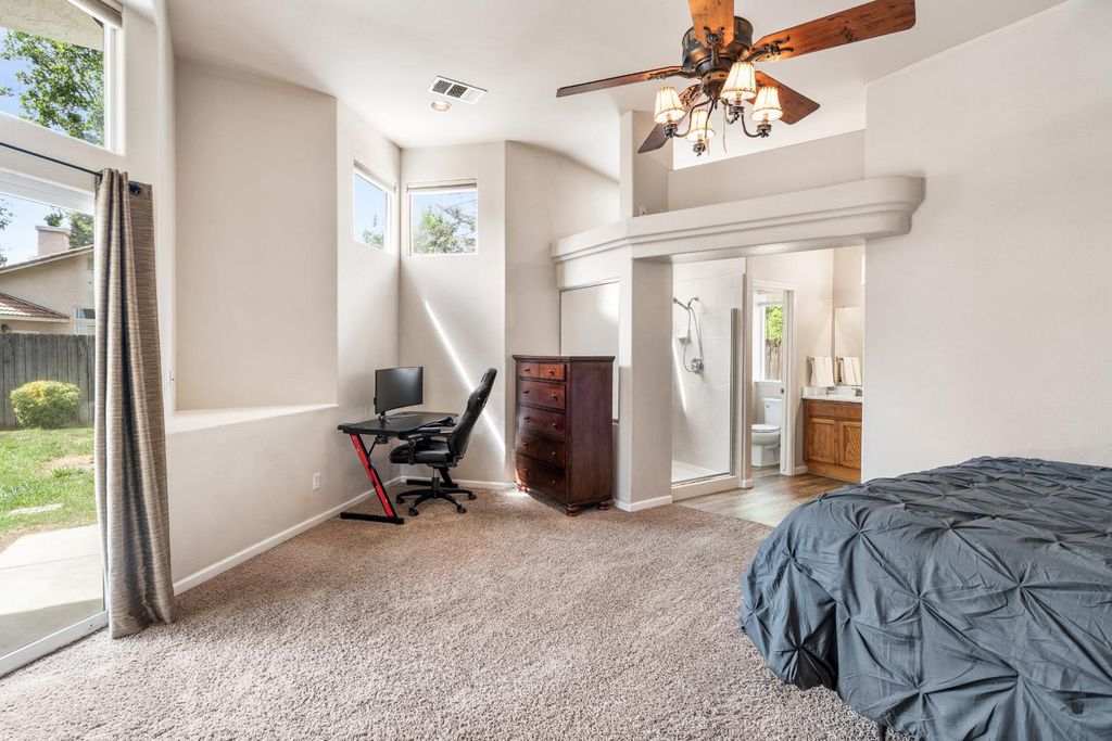 Image 16 of property listing at 1607 North Sol Court, Visalia, CA 93292