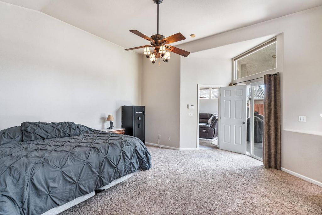 Image 19 of property listing at 1607 North Sol Court, Visalia, CA 93292