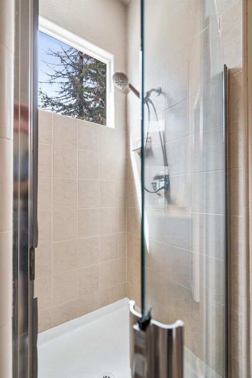 Image 22 of property listing at 1607 North Sol Court, Visalia, CA 93292