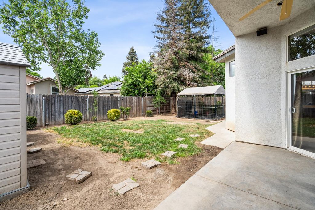 Image 33 of property listing at 1607 North Sol Court, Visalia, CA 93292