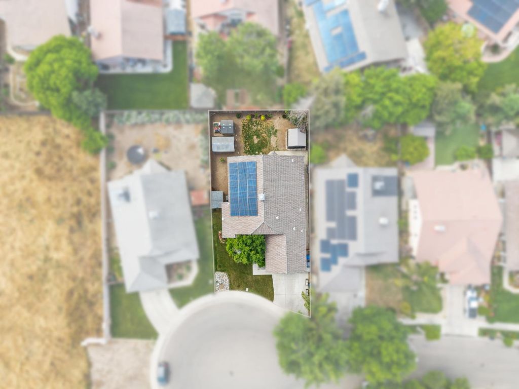 Image 39 of property listing at 1607 North Sol Court, Visalia, CA 93292