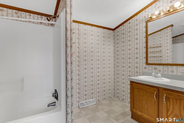 4 Maple Road, Southington, CT 06489