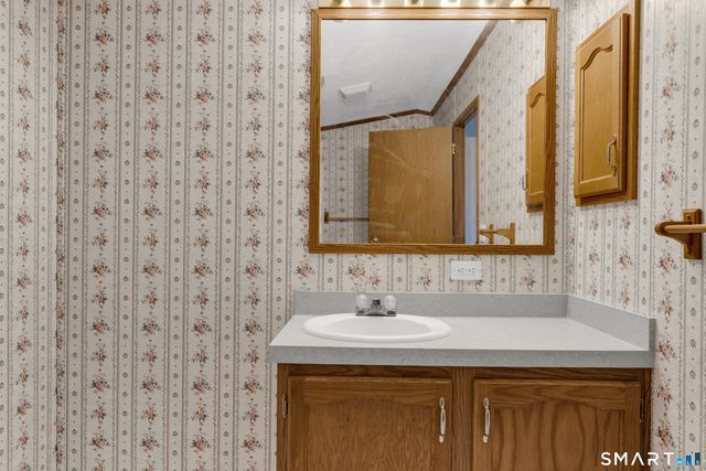 4 Maple Road, Southington, CT 06489