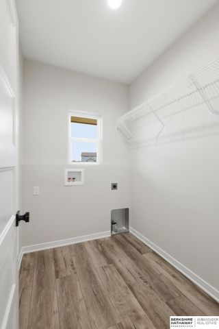18410 Palisades Drive, Omaha, NE 68136
