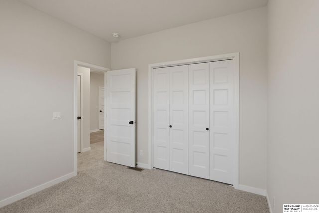 18410 Palisades Drive, Omaha, NE 68136
