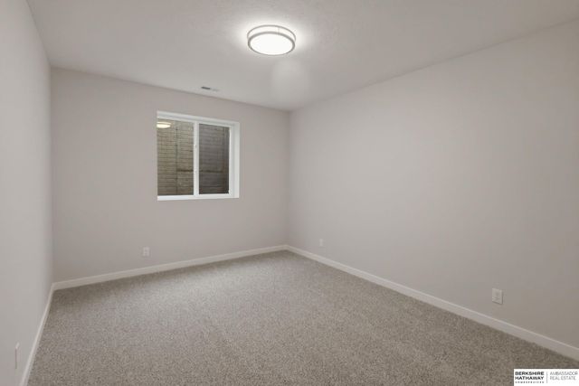 18410 Palisades Drive, Omaha, NE 68136